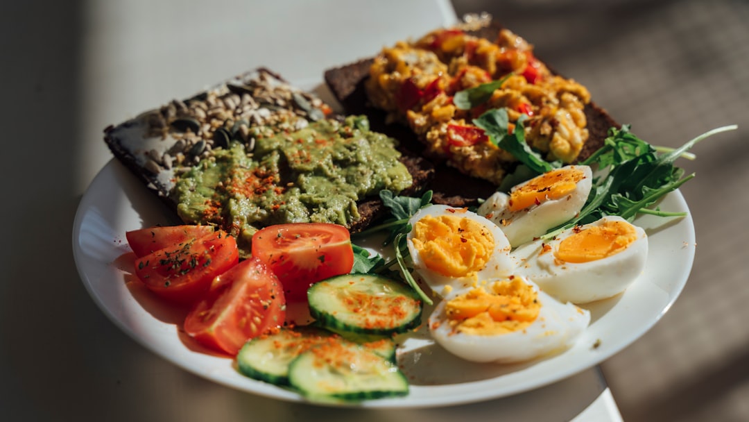 How Many Calories to Lose Weight UK Man: Clear Guide for Beginners